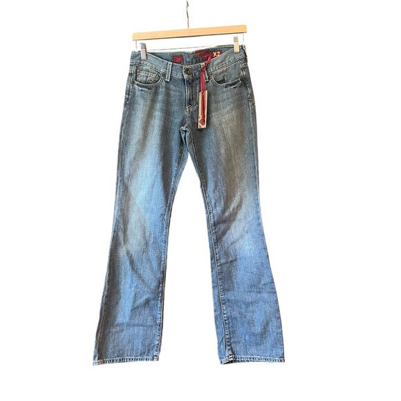 NWT VINTAGE Express Women's Low Rise Eva Bootcut Jeans Denim Blue Size 2R - Picture 1 of 12